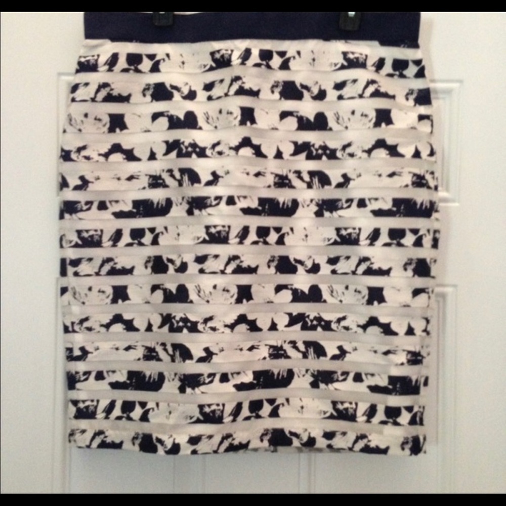 Ann Taylor Size 16 Pencil Skirt Navy/Ivory